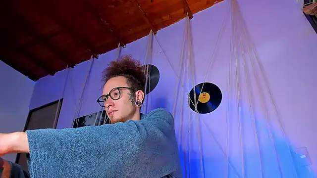 MrShaggy online show from 3, 2, 2025