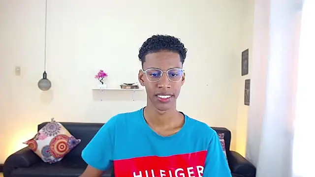 maiki18  online show from 11, 2, 2025