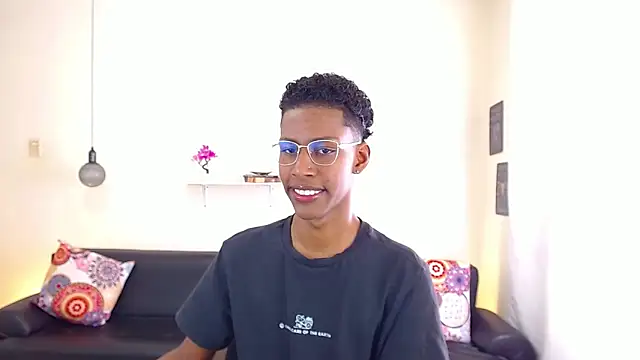 maiki18  online show from 13, 2, 2025