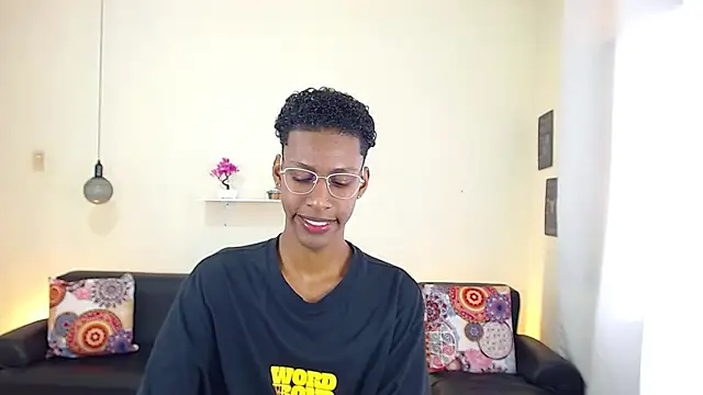 maiki18  online show from 14, 2, 2025