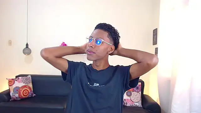 maiki18  online show from 17, 2, 2025