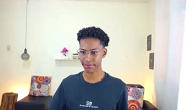 maiki18  online show from 12, 3, 2025