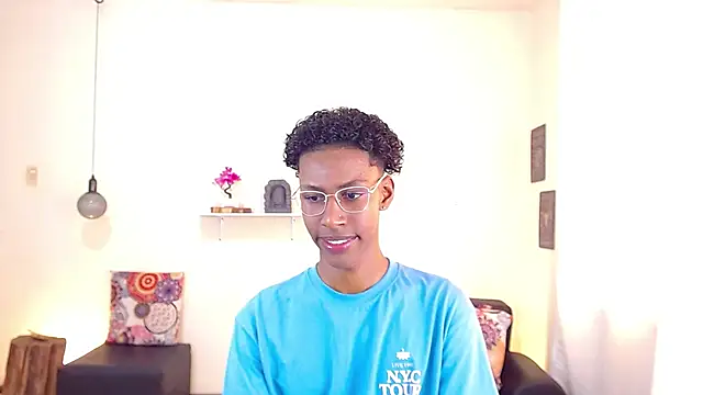 maiki18  online show from 19, 3, 2025