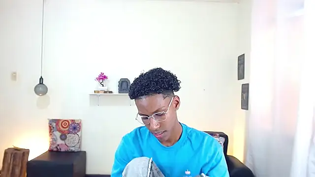 maiki18  online show from 19, 3, 2025