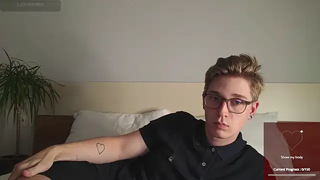 Snapshot of Shirizi chatting on 9, 11, 2025 Shirizi online show from 9, 11, 2025