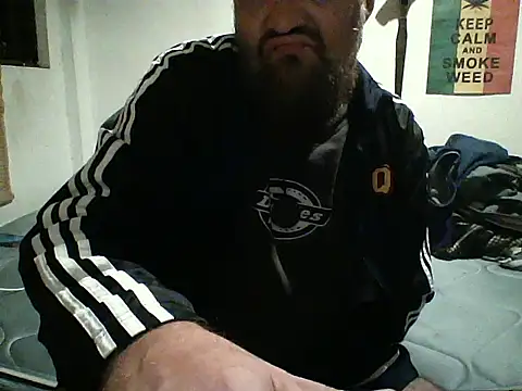 Snapshot of LECHEBALLS chatting on 28, 10, 2025 LECHEBALLS online show from 28, 10, 2025