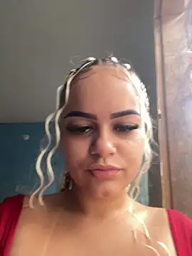 Snapshot of Lolacavalona chatting on 30, 12, 2024 Lolacavalona online show from 30, 12, 2024