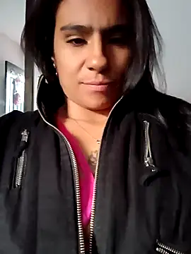 Leslly  online show from 5, 1, 2025
