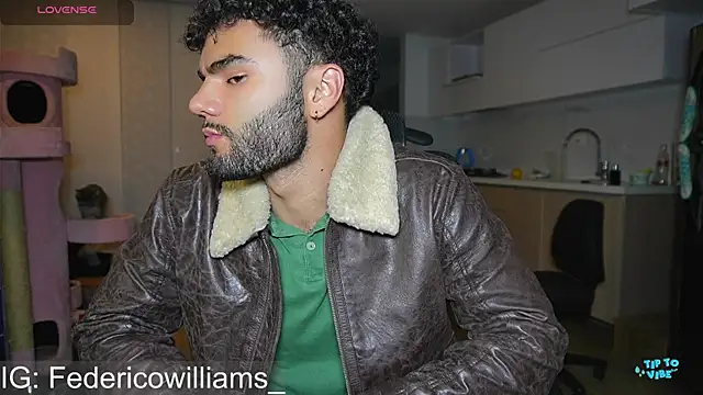 Snapshot of Derek_w chatting on 20, 12, 2024 Derek w online show from 20, 12, 2024