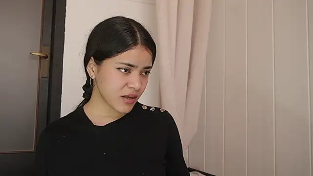 Snapshot of Feetgirl01 chatting on 20, 2, 2025 Feetgirl01 online show from 20, 2, 2025