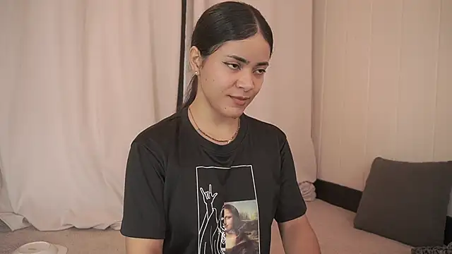 Snapshot of Feetgirl01 chatting on 17, 10, 2025 Feetgirl01 online show from 17, 10, 2025