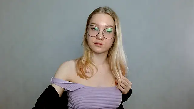 Snapshot of cindi_hot chatting on 22, 2, 2025 cindi hot online show from 22, 2, 2025