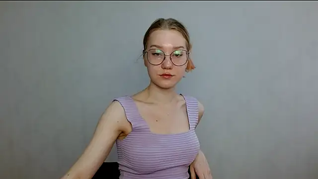 Snapshot of cindi_hot chatting on 7, 3, 2025 cindi hot online show from 7, 3, 2025