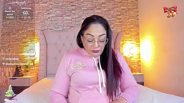 Snapshot of Gina_Myers chatting on 20, 12, 2024 Gina Myers online show from 20, 12, 2024
