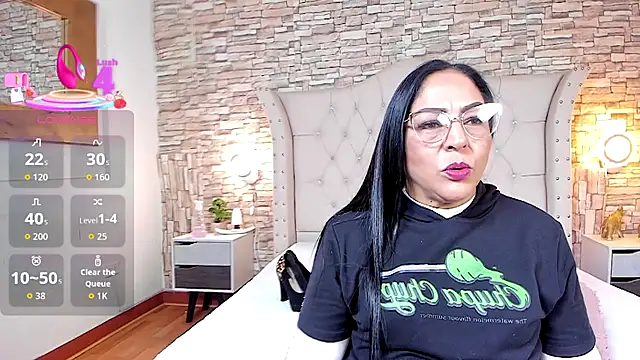 Snapshot of Gina_Myers chatting on 11, 10, 2025 Gina Myers online show from 11, 10, 2025