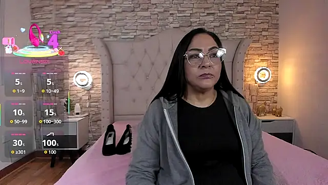 Snapshot of Gina_Myers chatting on 12, 10, 2025 Gina Myers online show from 12, 10, 2025