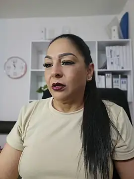 Snapshot of Gina_Myers chatting on 23, 6, 2026 Gina Myers online show from 23, 6, 2026