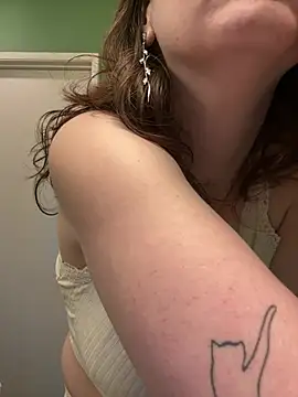 pennybaby133 online show from 4, 2, 2025