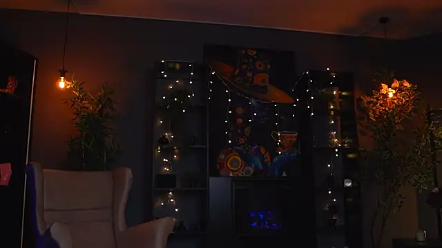 Snapshot of Evelyn_Evyyy chatting on 19, 12, 2025 Evelyn Evyyy online show from 19, 12, 2025