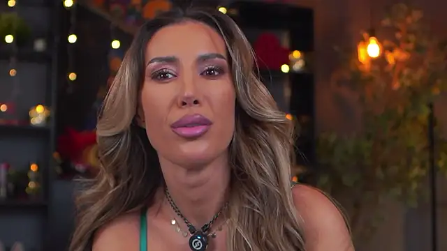 Snapshot of Evelyn_Evyyy chatting on 21, 2, 2026 Evelyn Evyyy online show from 21, 2, 2026