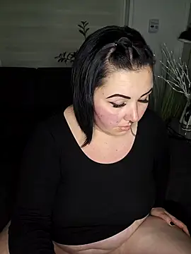 -BonnieBlack- online show from 5, 2, 2025