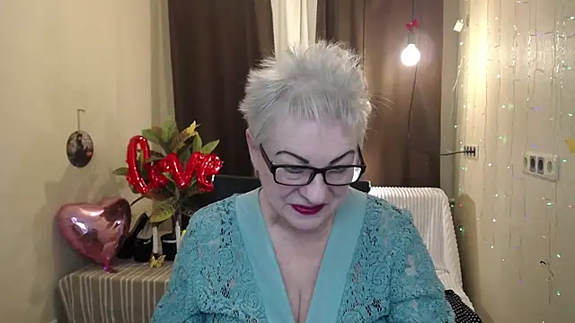 KayleSmoll online show from 15, 2, 2025