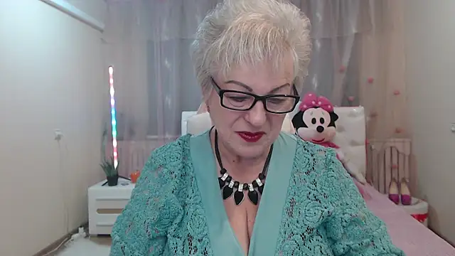 KayleSmoll online show from 10, 9, 2025