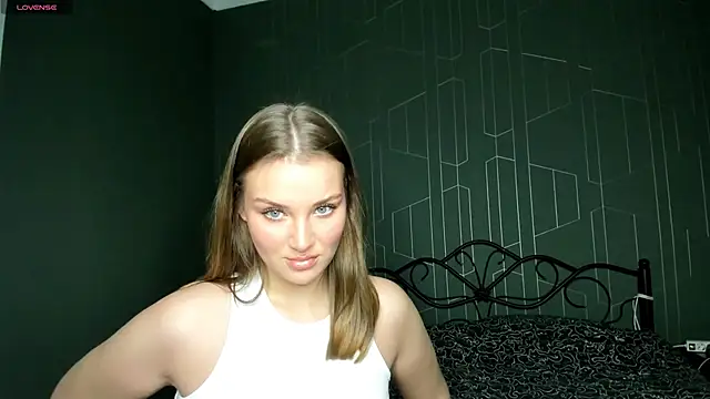 Snapshot of DeniRicchii chatting on 5, 12, 2025 DeniRicchii online show from 5, 12, 2025