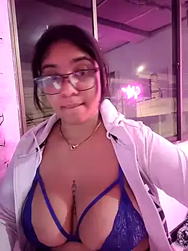 Snapshot of Sofythom1 chatting on 27, 1, 2025 Sofythom1 online show from 27, 1, 2025