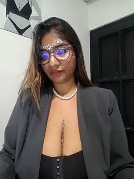 Snapshot of Sofythom1 chatting on 30, 10, 2025 Sofythom1 online show from 30, 10, 2025