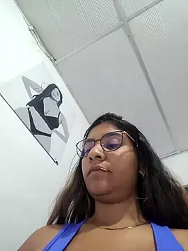 Snapshot of Sofythom1 chatting on 18, 12, 2025 Sofythom1 online show from 18, 12, 2025