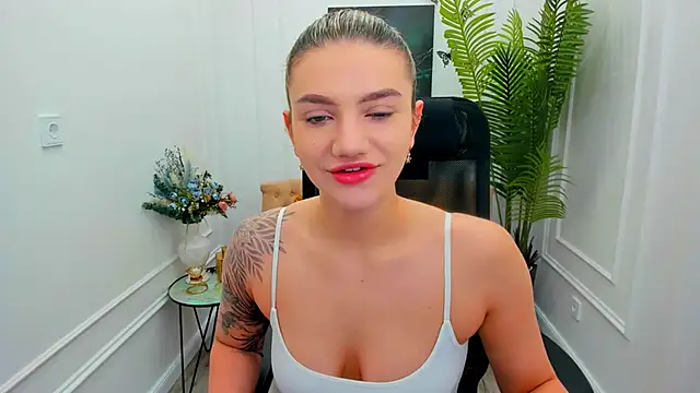 SelenaeMoore online show from 25, 11, 2025