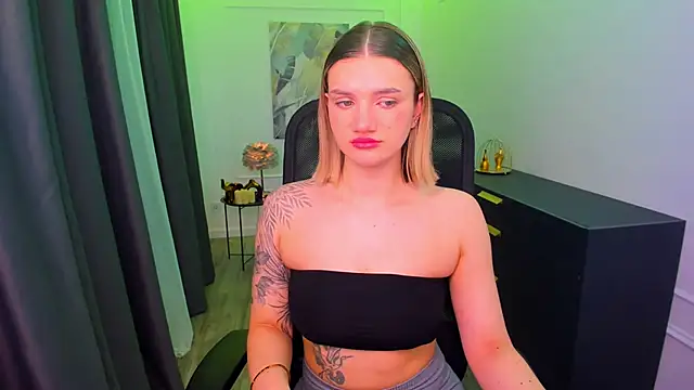 SelenaeMoore online show from 14, 3, 2026