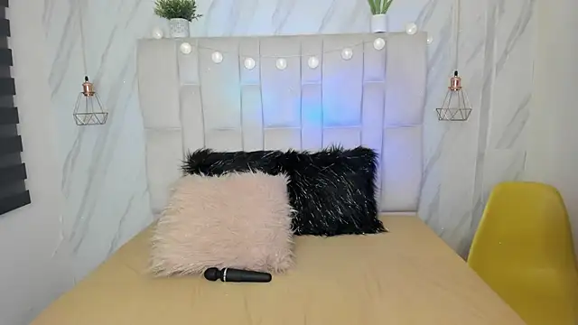 Snapshot of Esteff__o2 chatting on 25, 2, 2025 Esteff o2 online show from 25, 2, 2025