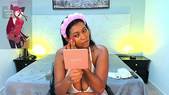 LAYLATAYLOR  online show from 15, 1, 2025