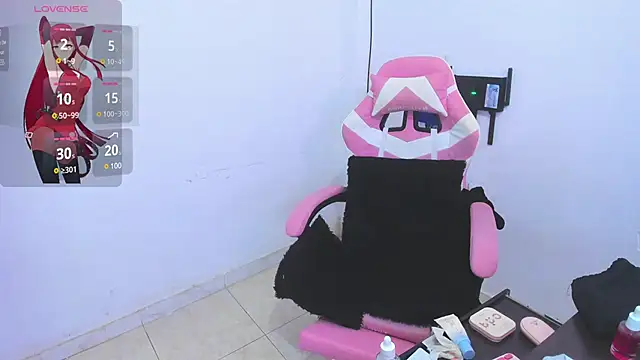 LAYLATAYLOR  online show from 18, 3, 2025