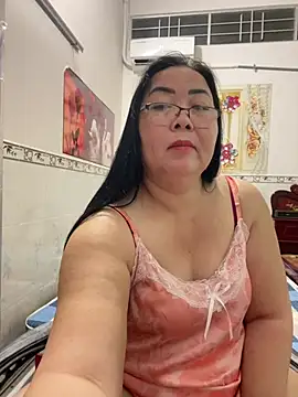 Snapshot of NDith chatting on 2, 5, 2026 NDith online show from 2, 5, 2026