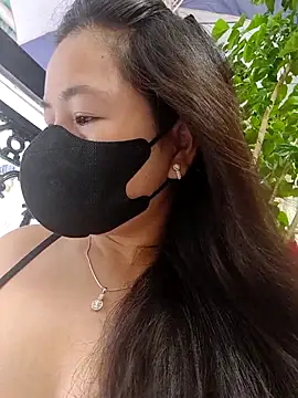 Snapshot of lyna_bl chatting on 11, 9, 2025 lyna bl online show from 11, 9, 2025