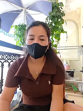 Snapshot of lyna_bl chatting on 9, 10, 2025 lyna bl online show from 9, 10, 2025