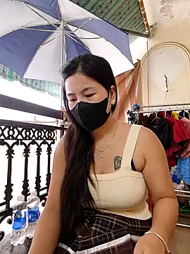 Snapshot of lyna_bl chatting on 21, 11, 2025 lyna bl online show from 21, 11, 2025