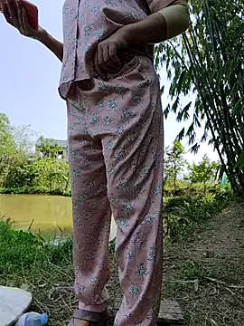 Snapshot of lyna_bl chatting on 22, 2, 2026 lyna bl online show from 22, 2, 2026