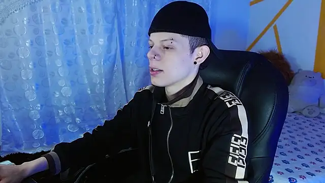 Snapshot of Matthew_Boy_ chatting on 19, 12, 2024 Matthew Boy  online show from 19, 12, 2024