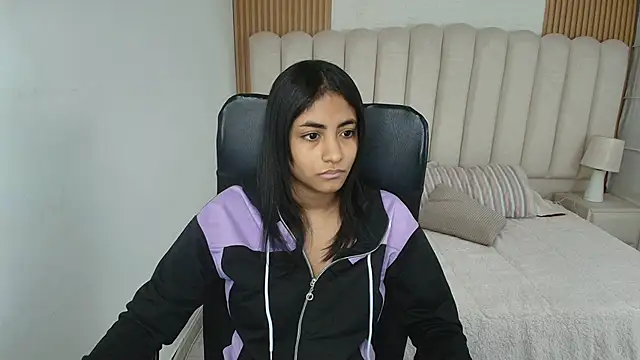 shaneelle online show from 9, 4, 2026