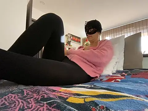 Marilou1983 online show from 13, 12, 2024