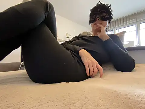 Marilou1983 online show from 17, 2, 2026