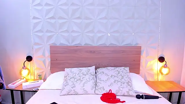 Stacey white  online show from 26, 9, 2025