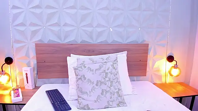 Stacey white  online show from 3, 10, 2025