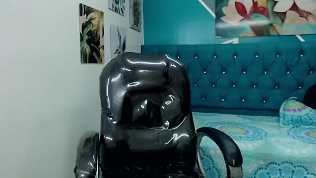 Noha scott online show from 4, 2, 2025