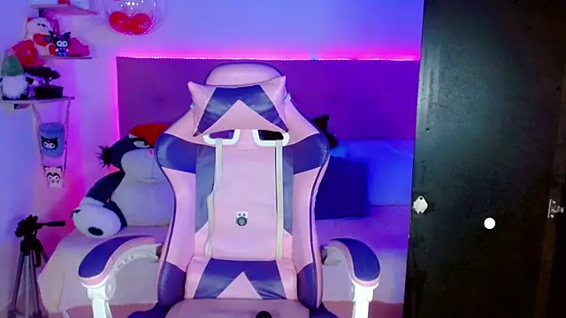 Snapshot of Kylie_brokee chatting on 17, 12, 2024 Kylie brokee online show from 17, 12, 2024