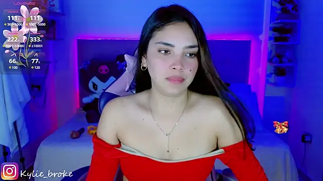 Snapshot of Kylie_brokee chatting on 8, 1, 2025 Kylie brokee online show from 8, 1, 2025